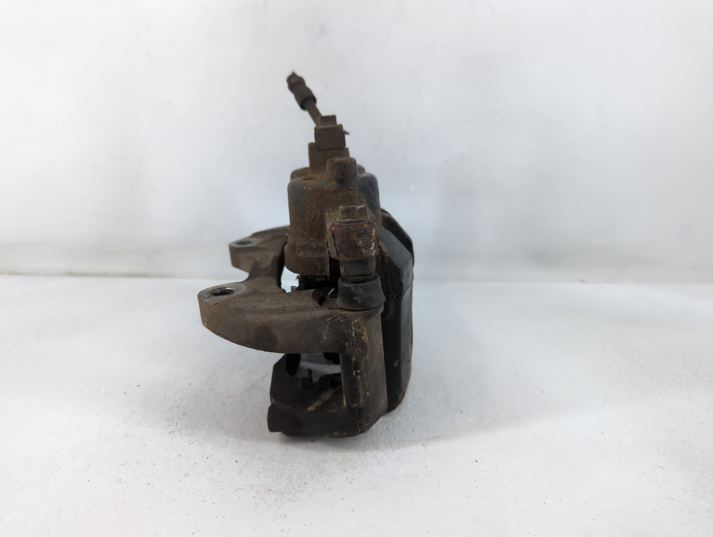2006-2011 Cadillac Dts Front Driver Left Brake Caliper - Oemusedautoparts1.com