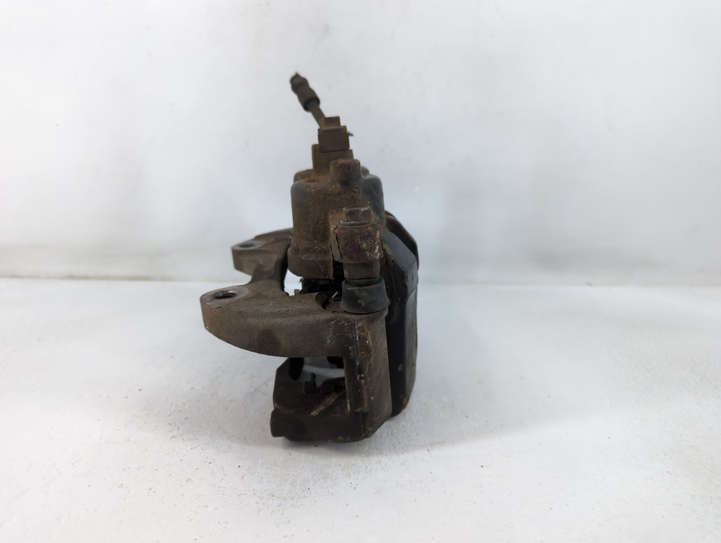 2006-2011 Cadillac Dts Front Driver Left Brake Caliper - Oemusedautoparts1.com