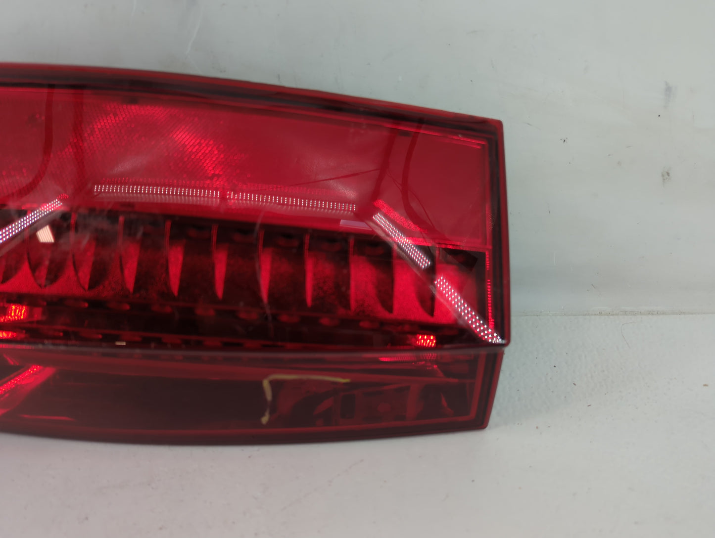 2007-2014 Cadillac Escalade Tail Light Assembly Driver Left OEM P/N:GM566-B000L Fits Fits 2007 2008 2009 2010 2011 2012 2013