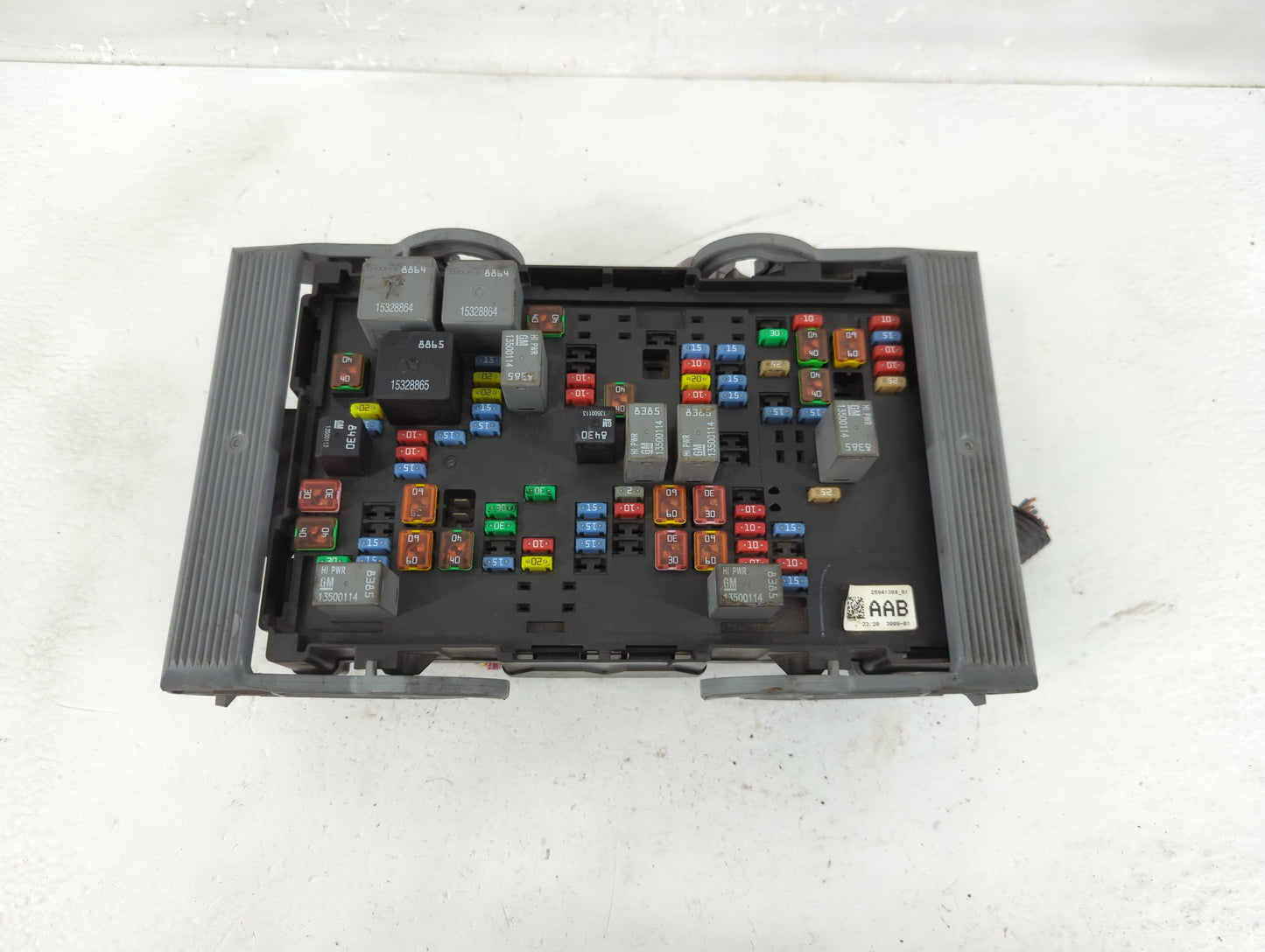 2010-2014 Cadillac Escalade Fusebox Fuse Box Panel Relay Module P/N:25941368_01 Fits Fits 2010 2011 2012 2013 2014 OEM Used 