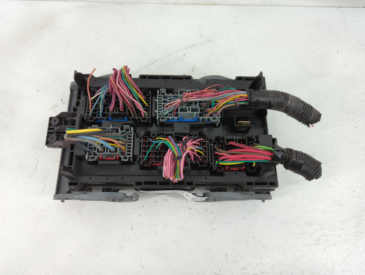 2010-2014 Cadillac Escalade Fusebox Fuse Box Panel Relay Module P/N:25941368_01 Fits Fits 2010 2011 2012 2013 2014 OEM Used 