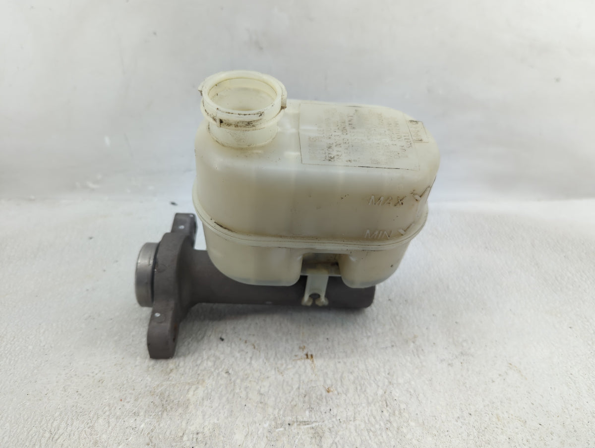 2009-2014 Cadillac Escalade Brake Master Cylinder - Oemusedautoparts1.com