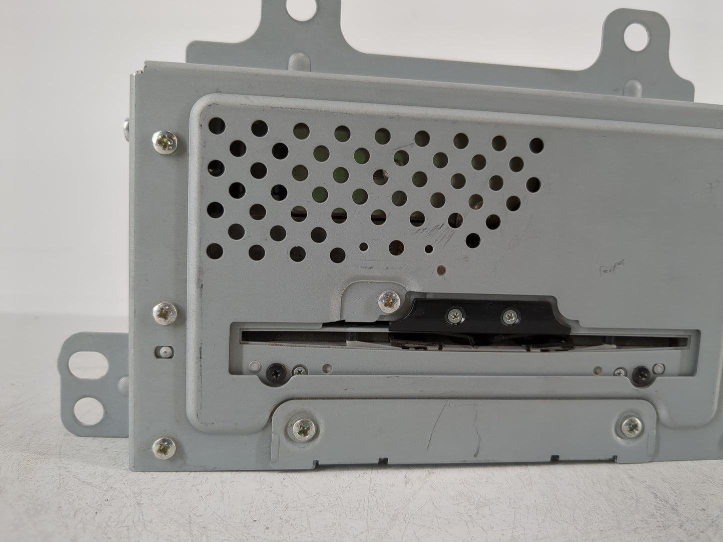 2010-2012 Cadillac Srx Radio AM FM Cd Player Receiver Replacement P/N:20888798 Fits Fits 2010 2011 2012 OEM Used Auto Parts 