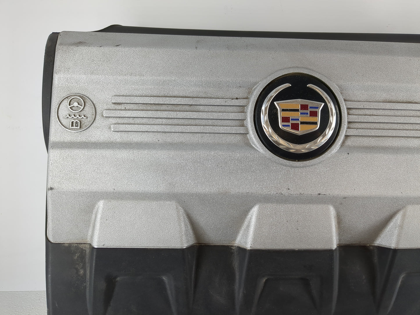 2010 Cadillac Srx Engine Cover - Oemusedautoparts1.com