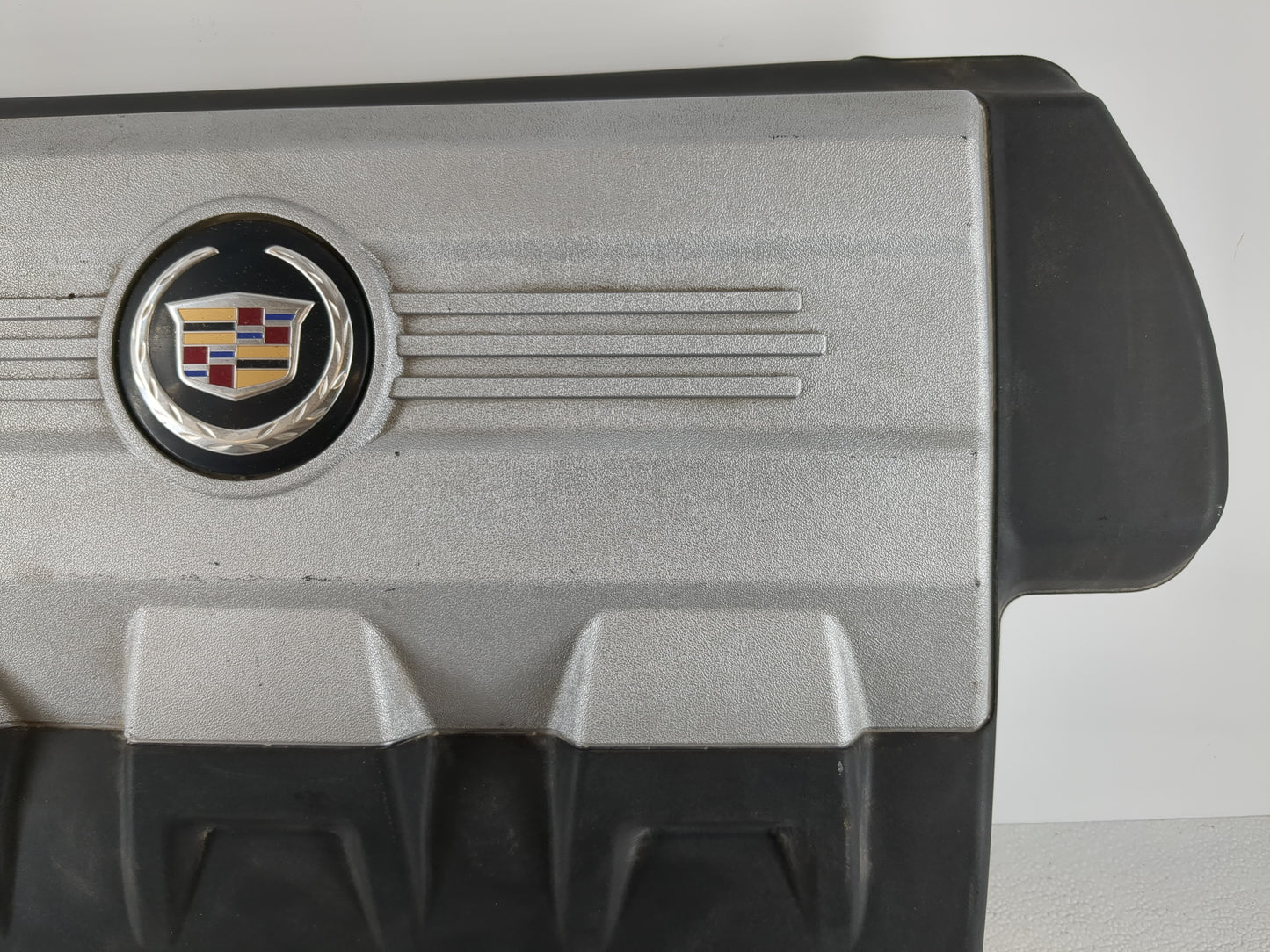 2010 Cadillac Srx Engine Cover - Oemusedautoparts1.com