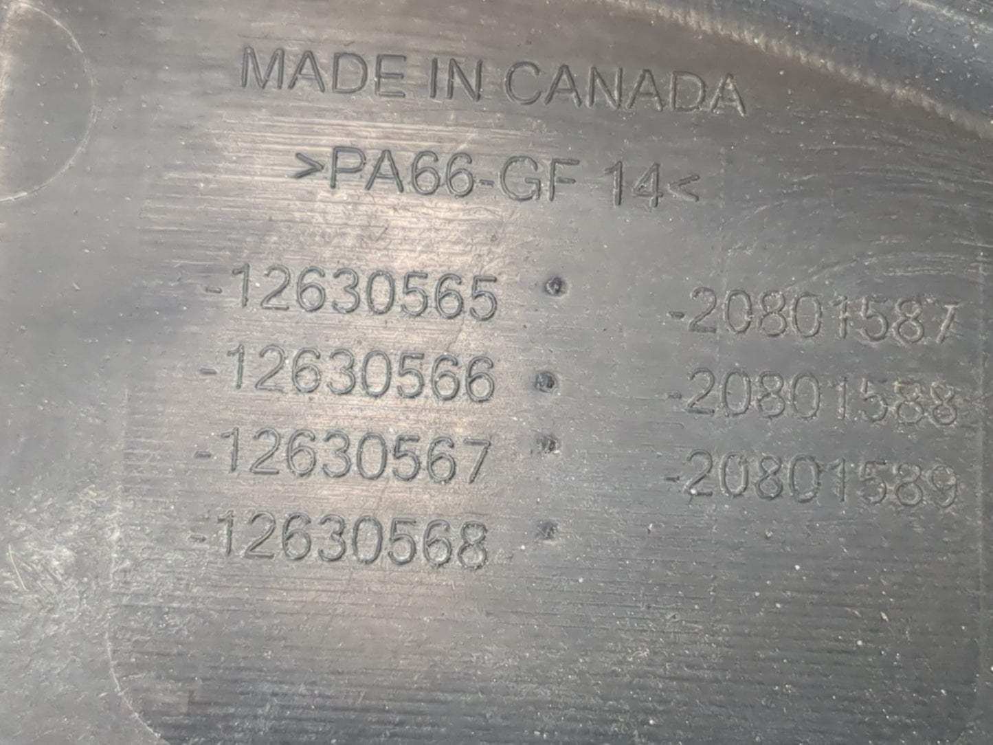 2010 Cadillac Srx Engine Cover - Oemusedautoparts1.com
