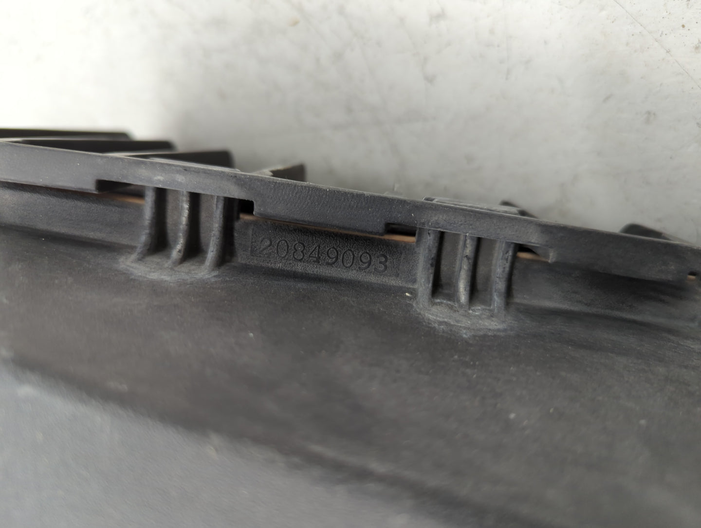 2010-2011 Cadillac Srx Air Cleaner Intake-duct Hose Tube - Oemusedautoparts1.com