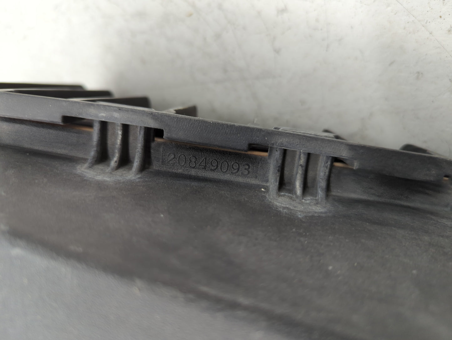 2010-2011 Cadillac Srx Air Cleaner Intake-duct Hose Tube - Oemusedautoparts1.com