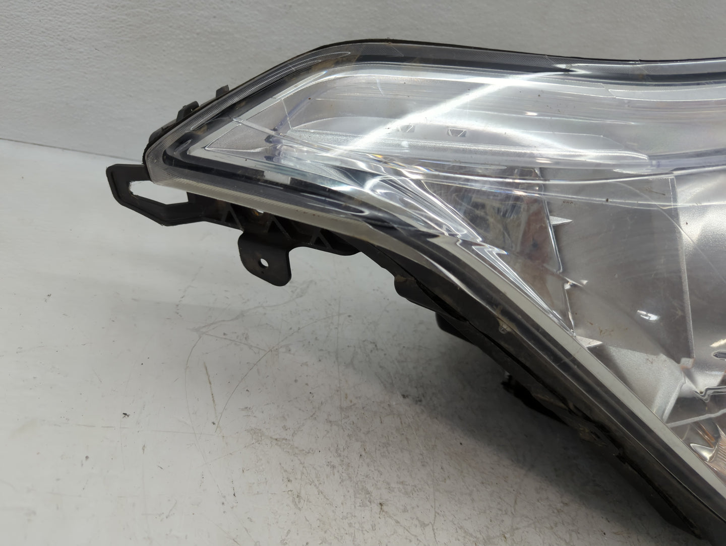 2010-2013 Cadillac Srx Driver Left Oem Head Light Headlight Lamp - Oemusedautoparts1.com