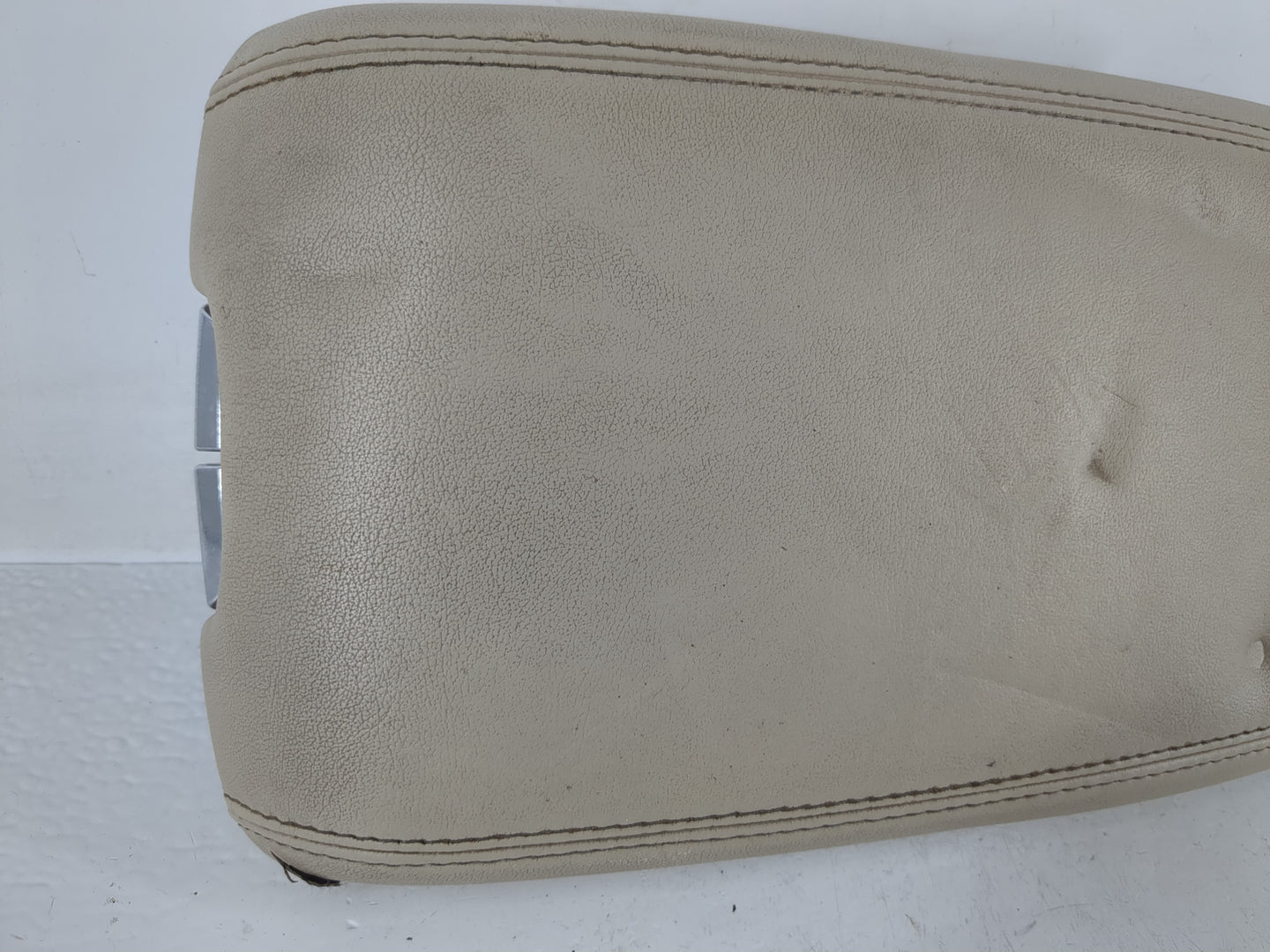 2010 Cadillac Srx Center Console Armrest Cover Lid Fits OEM Used Auto Parts - Oemusedautoparts1.com