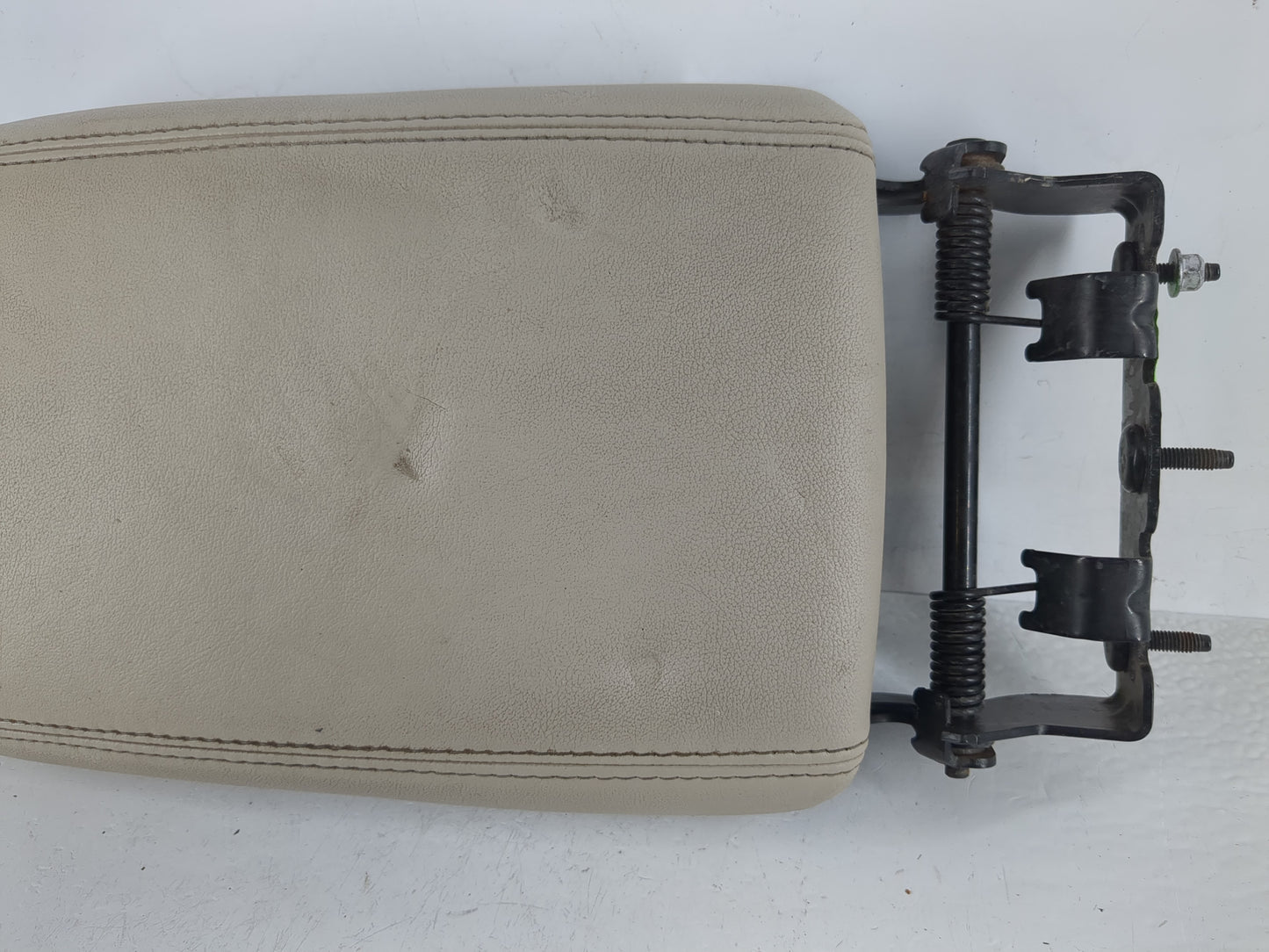 2010 Cadillac Srx Center Console Armrest Cover Lid Fits OEM Used Auto Parts - Oemusedautoparts1.com