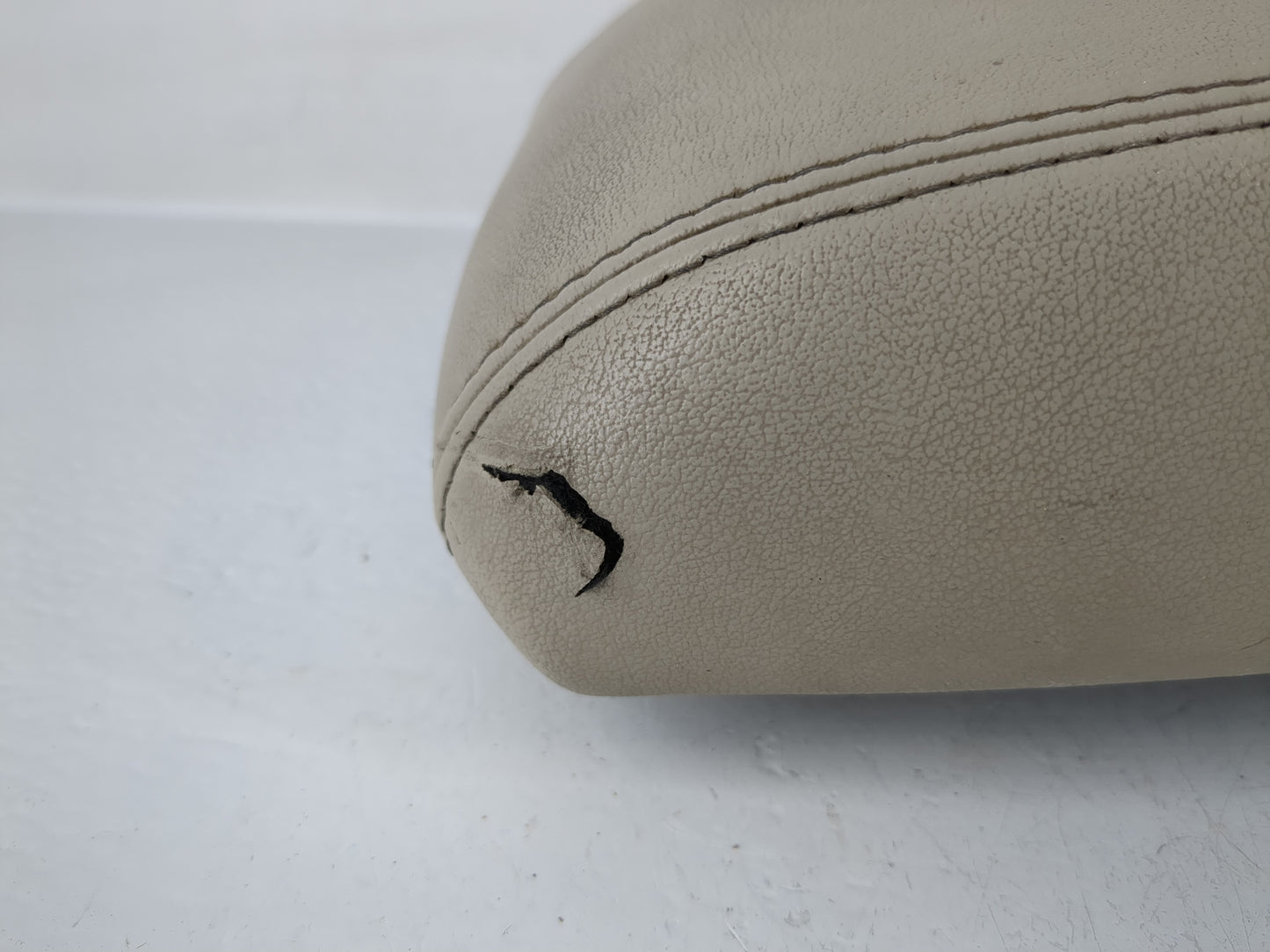 2010 Cadillac Srx Center Console Armrest Cover Lid Fits OEM Used Auto Parts - Oemusedautoparts1.com