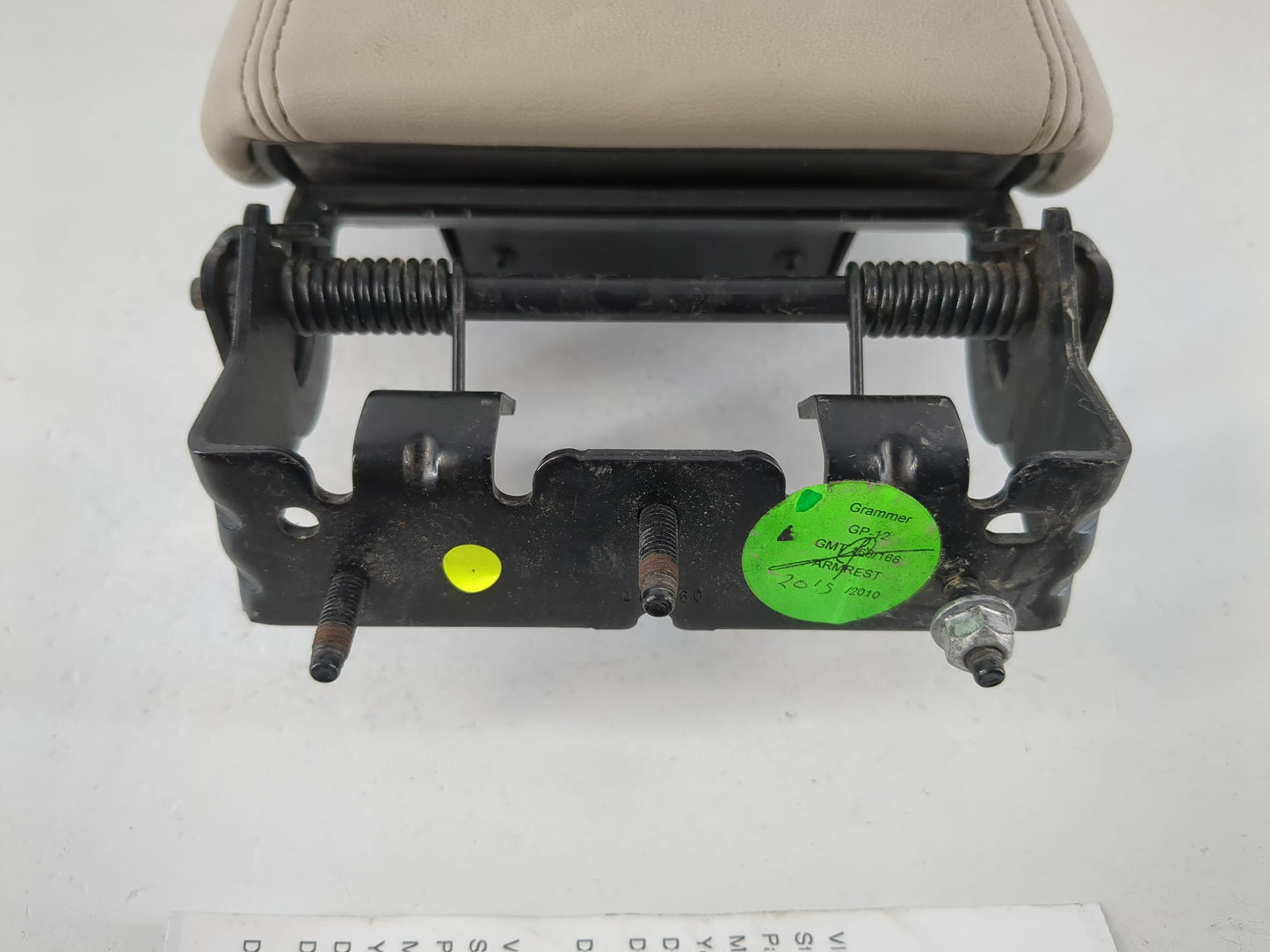 2010 Cadillac Srx Center Console Armrest Cover Lid Fits OEM Used Auto Parts - Oemusedautoparts1.com