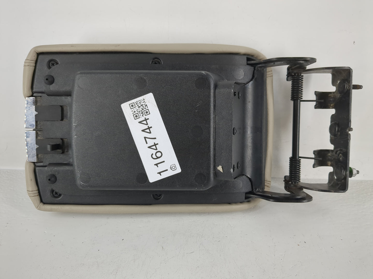 2010 Cadillac Srx Center Console Armrest Cover Lid Fits OEM Used Auto Parts - Oemusedautoparts1.com