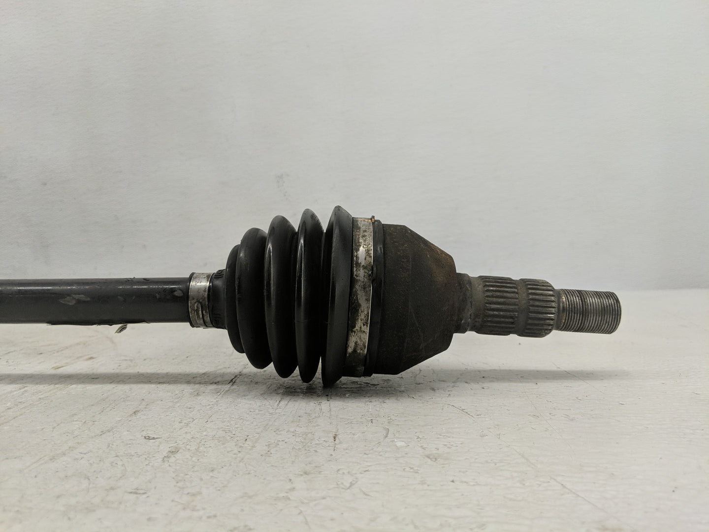 2010-2011 Cadillac Srx Axle Shaft Front Driver Cv C/v - Oemusedautoparts1.com