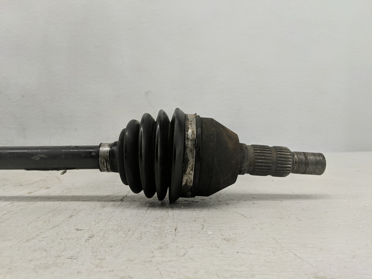 2010-2011 Cadillac Srx Axle Shaft Front Driver Cv C/v - Oemusedautoparts1.com