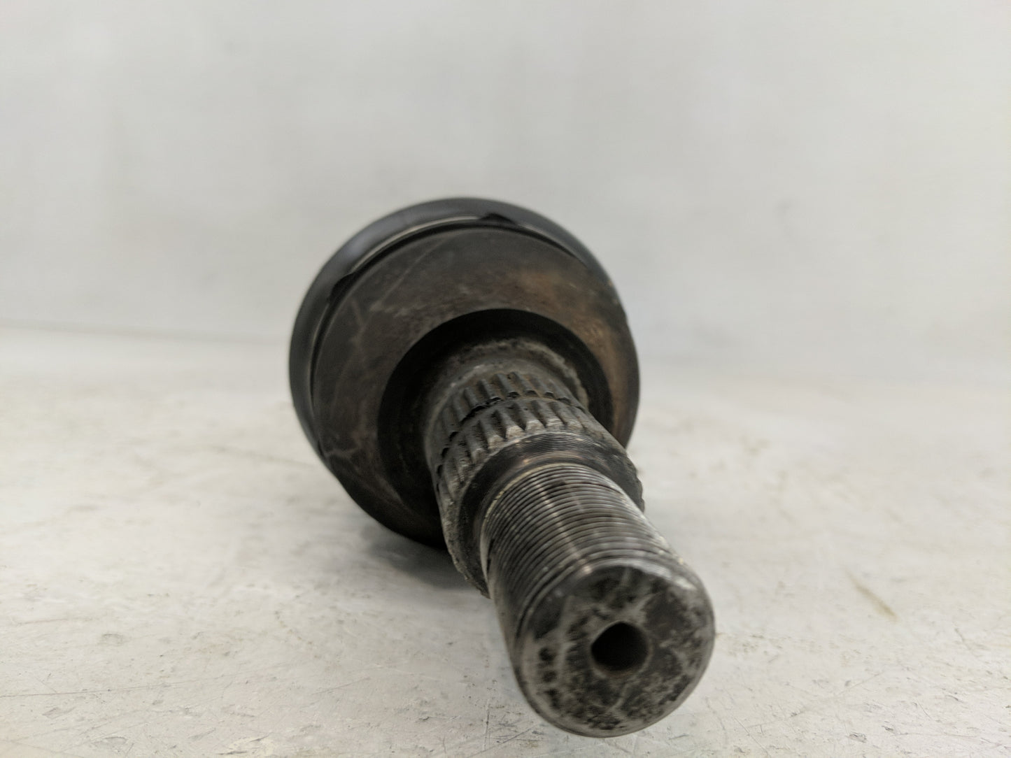 2010-2011 Cadillac Srx Axle Shaft Front Driver Cv C/v - Oemusedautoparts1.com