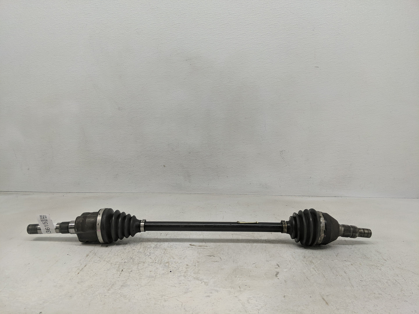 2010-2011 Cadillac Srx Axle Shaft Front Driver Cv C/v - Oemusedautoparts1.com