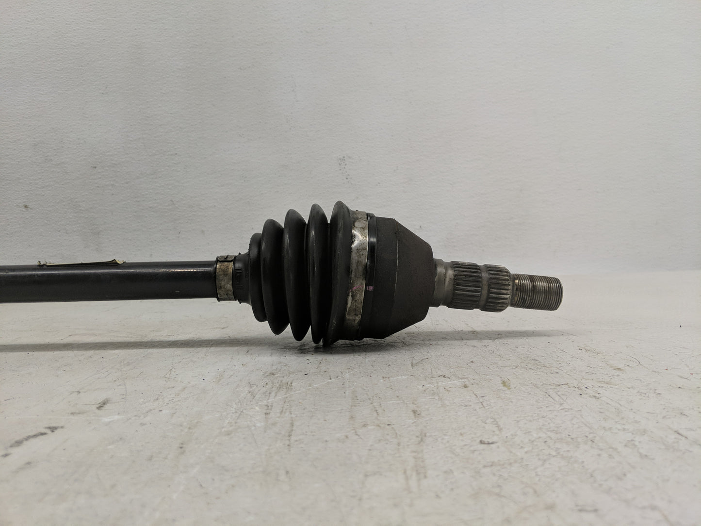 2010-2011 Cadillac Srx Axle Shaft Front Driver Cv C/v - Oemusedautoparts1.com