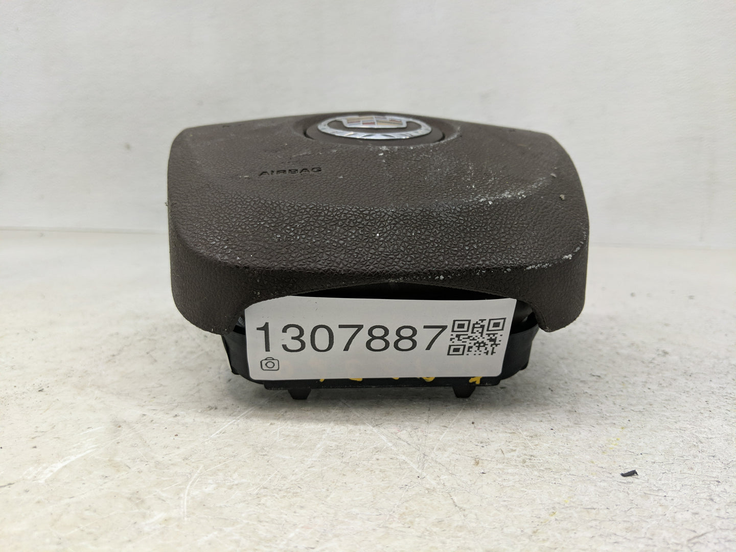 2010 Cadillac Srx Air Bag Driver Left Steering Wheel Mounted Fits OEM Used Auto Parts - Oemusedautoparts1.com