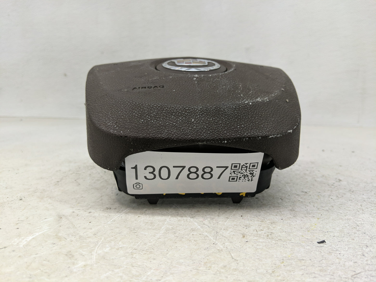 2010 Cadillac Srx Air Bag Driver Left Steering Wheel Mounted Fits OEM Used Auto Parts - Oemusedautoparts1.com