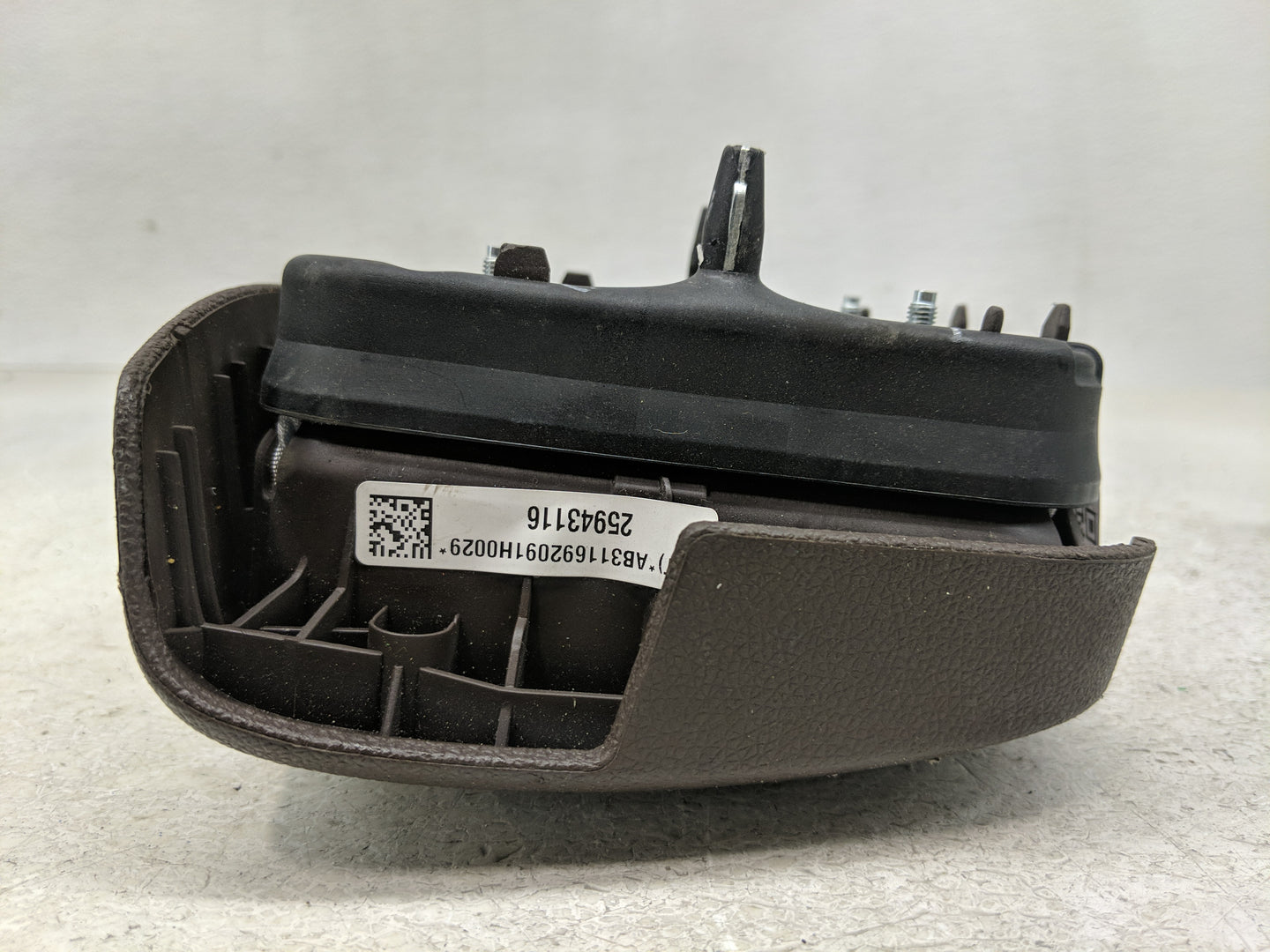2010 Cadillac Srx Air Bag Driver Left Steering Wheel Mounted Fits OEM Used Auto Parts - Oemusedautoparts1.com