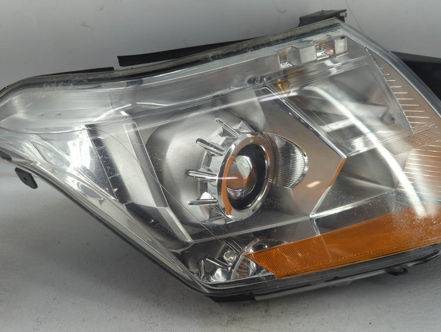 2010-2013 Cadillac Srx Driver Left Oem Head Light Headlight Lamp - Oemusedautoparts1.com