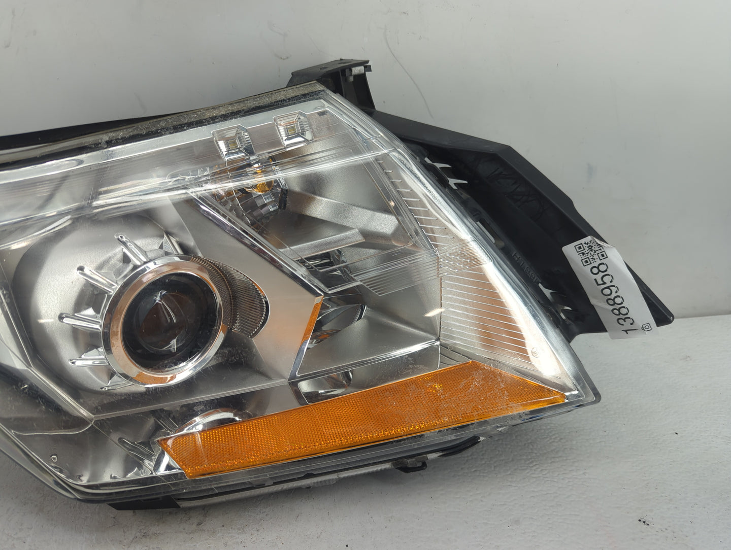 2010-2013 Cadillac Srx Driver Left Oem Head Light Headlight Lamp - Oemusedautoparts1.com