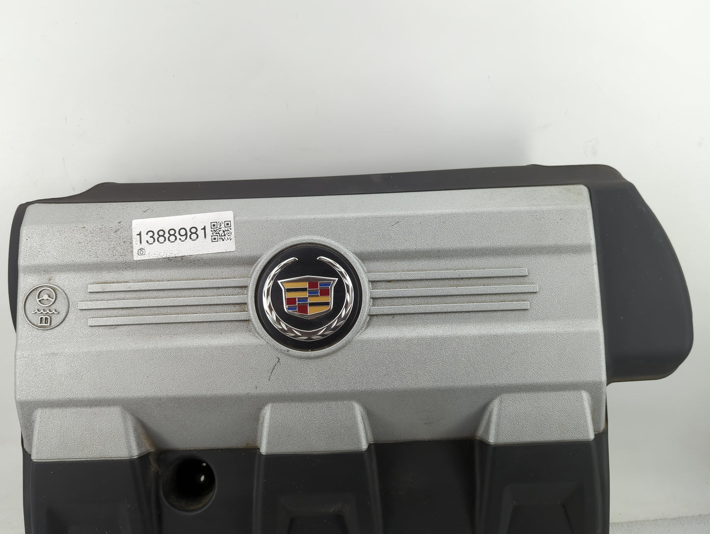 2010 Cadillac Srx Engine Cover - Oemusedautoparts1.com
