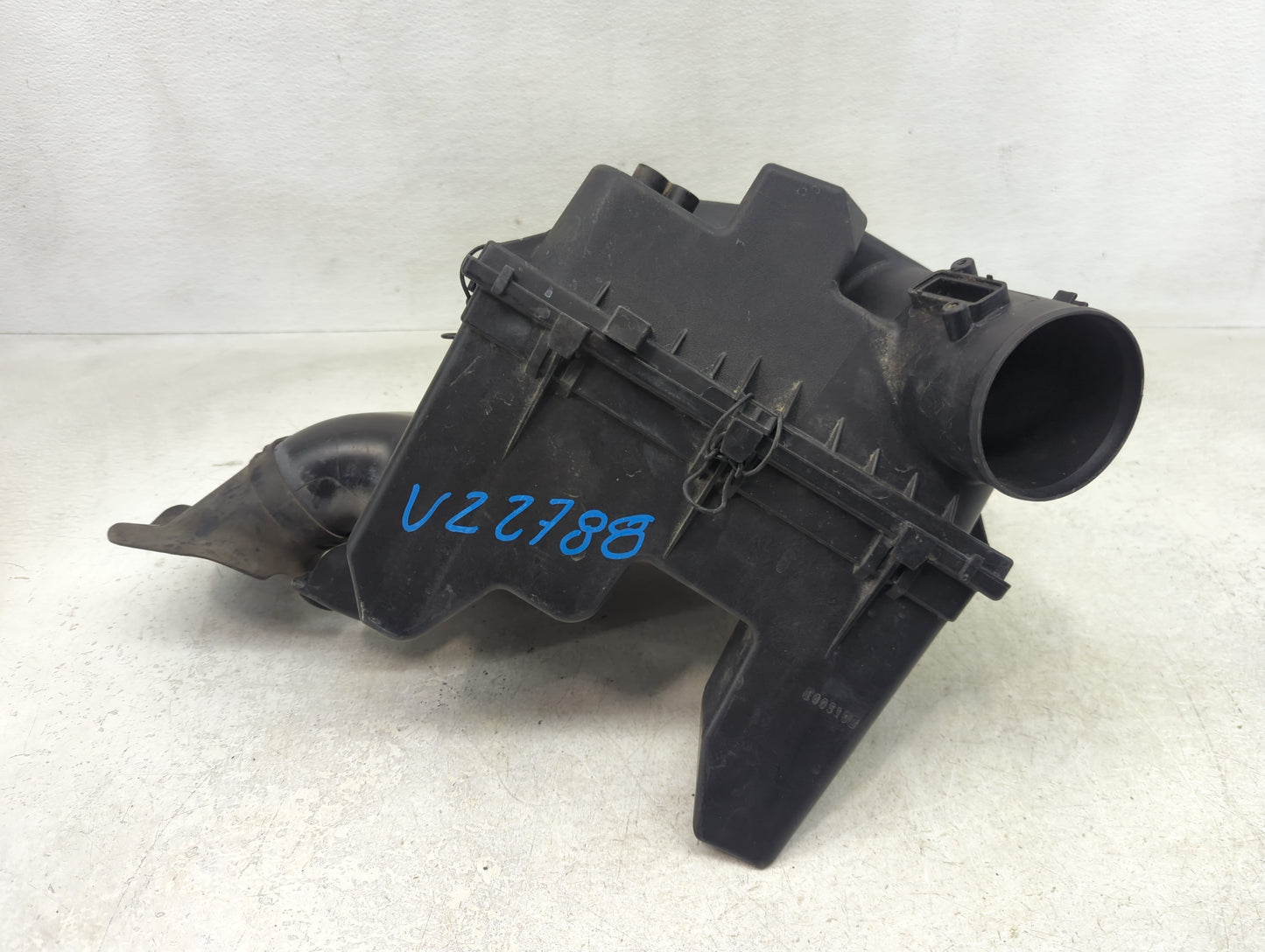 2010-2010 Cadillac Srx Air Cleaner Intake-duct Hose Tube - Oemusedautoparts1.com
