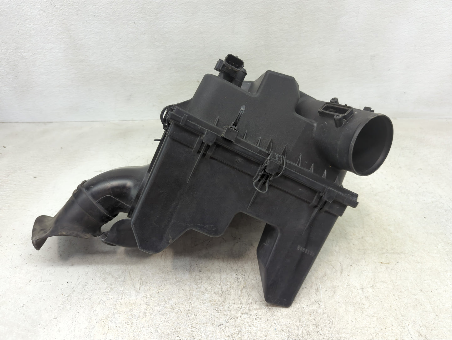 2010-2011 Cadillac Srx Air Cleaner Intake-duct Hose Tube - Oemusedautoparts1.com