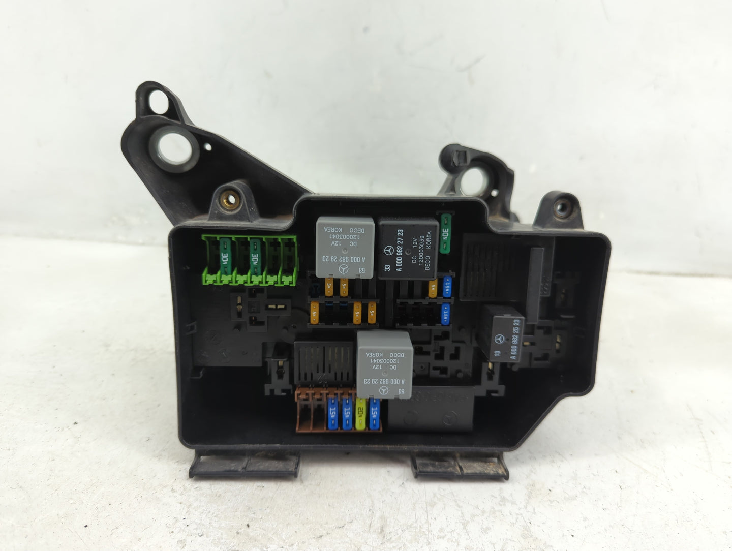 2010 Cadillac Srx Fusebox Fuse Box Panel Relay Module P/N:A2055402328 Fits OEM Used Auto Parts - Oemusedautoparts1.com