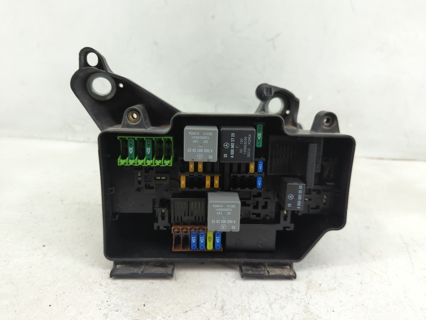 2010 Cadillac Srx Fusebox Fuse Box Panel Relay Module P/N:A2055402328 Fits OEM Used Auto Parts - Oemusedautoparts1.com