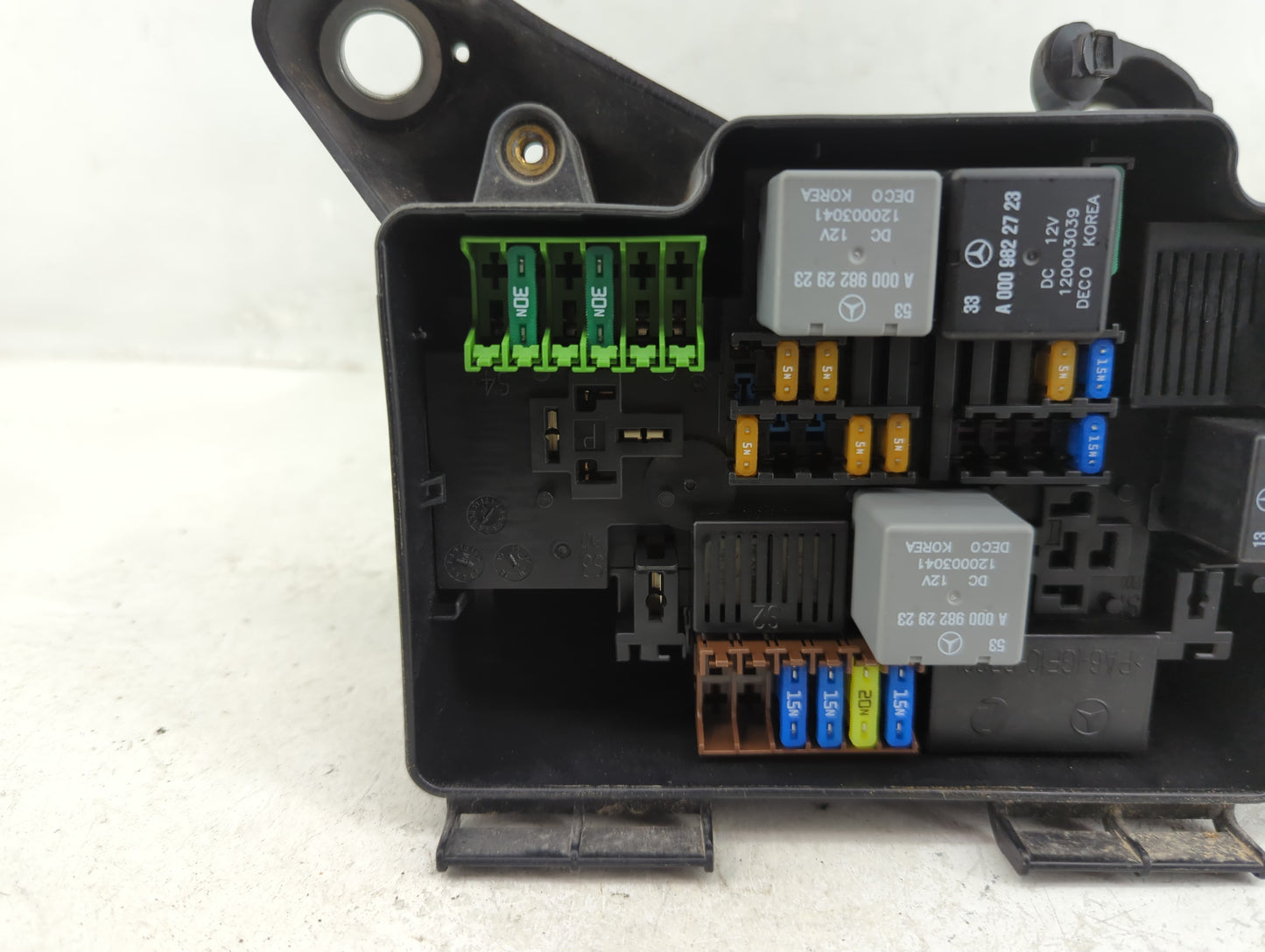 2010 Cadillac Srx Fusebox Fuse Box Panel Relay Module P/N:A2055402328 Fits OEM Used Auto Parts - Oemusedautoparts1.com