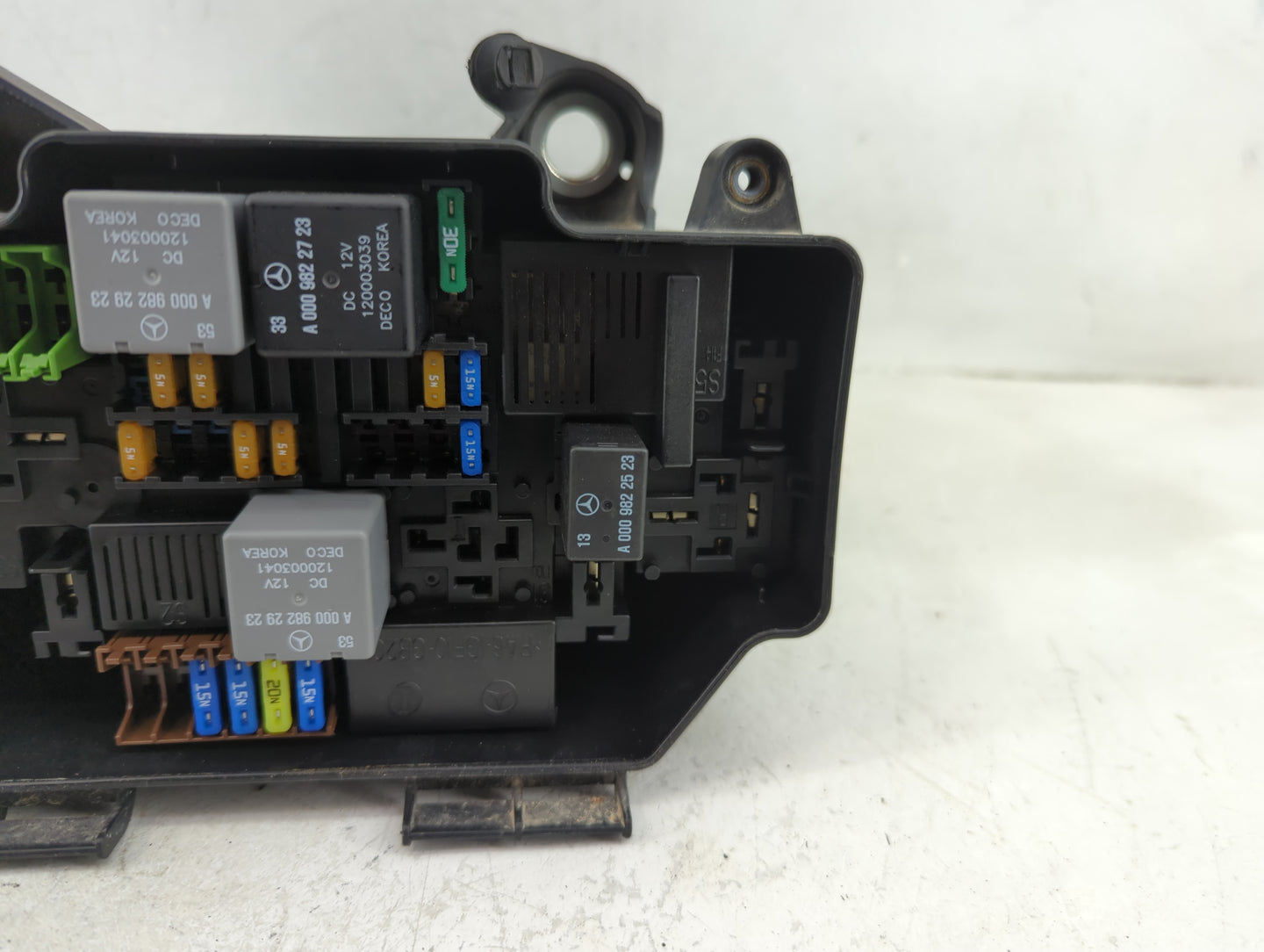 2010 Cadillac Srx Fusebox Fuse Box Panel Relay Module P/N:A2055402328 Fits OEM Used Auto Parts - Oemusedautoparts1.com