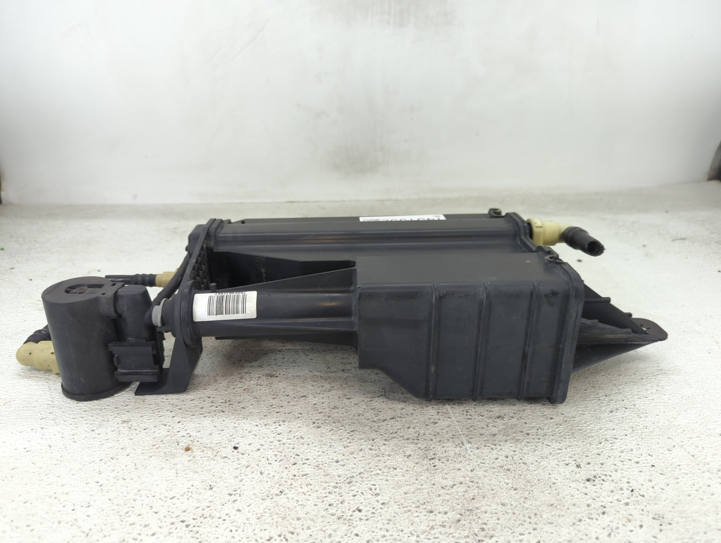 2010 Cadillac Srx Fuel Vapor Charcoal Canister - Oemusedautoparts1.com