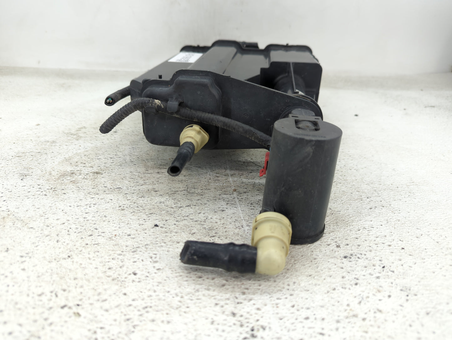 2010 Cadillac Srx Fuel Vapor Charcoal Canister - Oemusedautoparts1.com