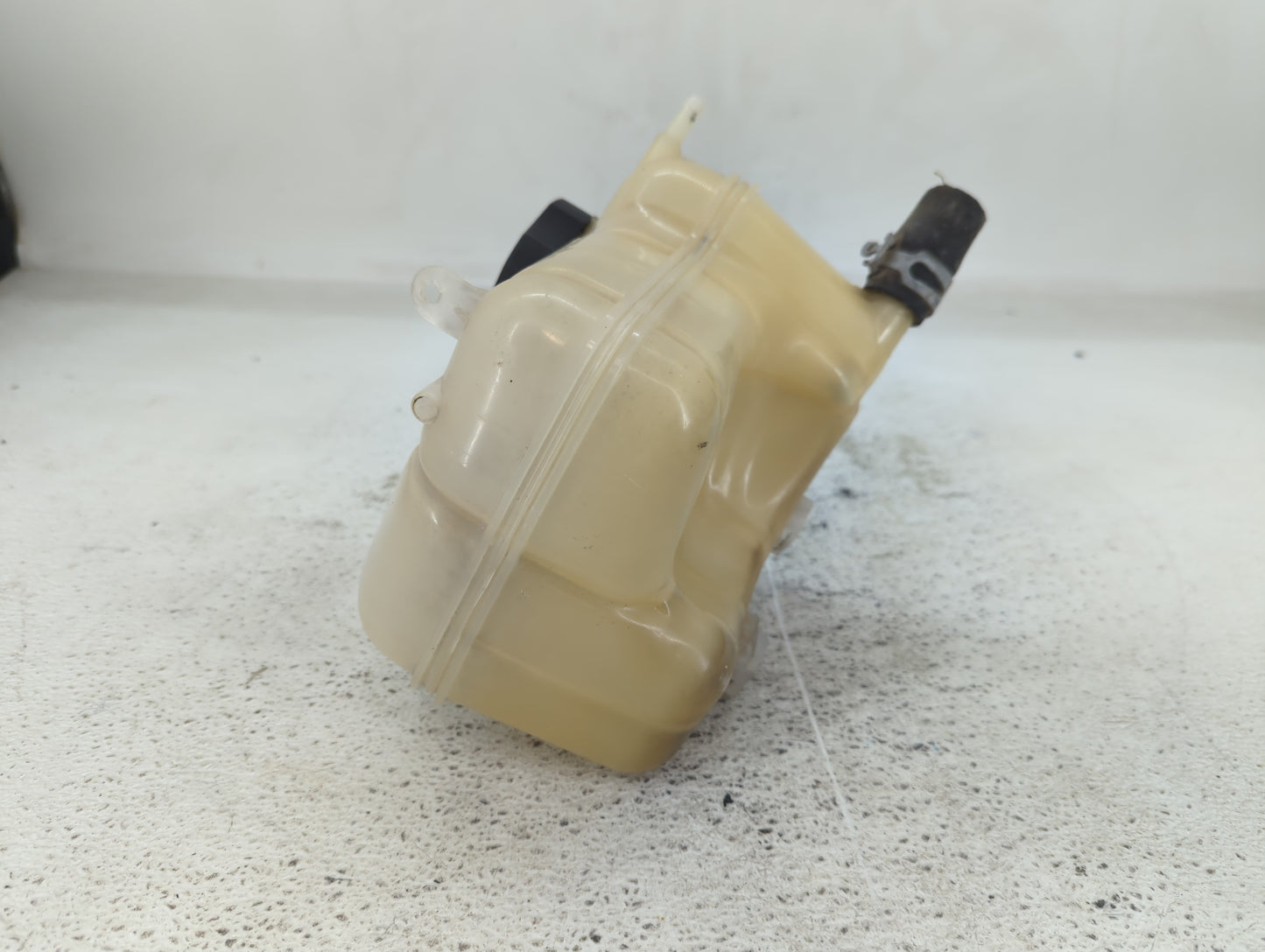2010-2014 Cadillac Srx Windshield Washer Fluid Reservoir Bottle Oem - Oemusedautoparts1.com