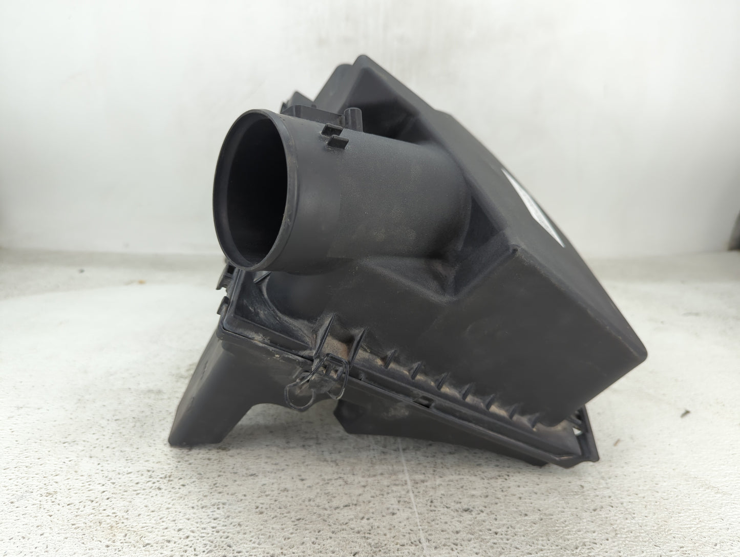 2010-2011 Cadillac Srx Air Cleaner Intake-duct Hose Tube 1435451 - Oemusedautoparts1.com