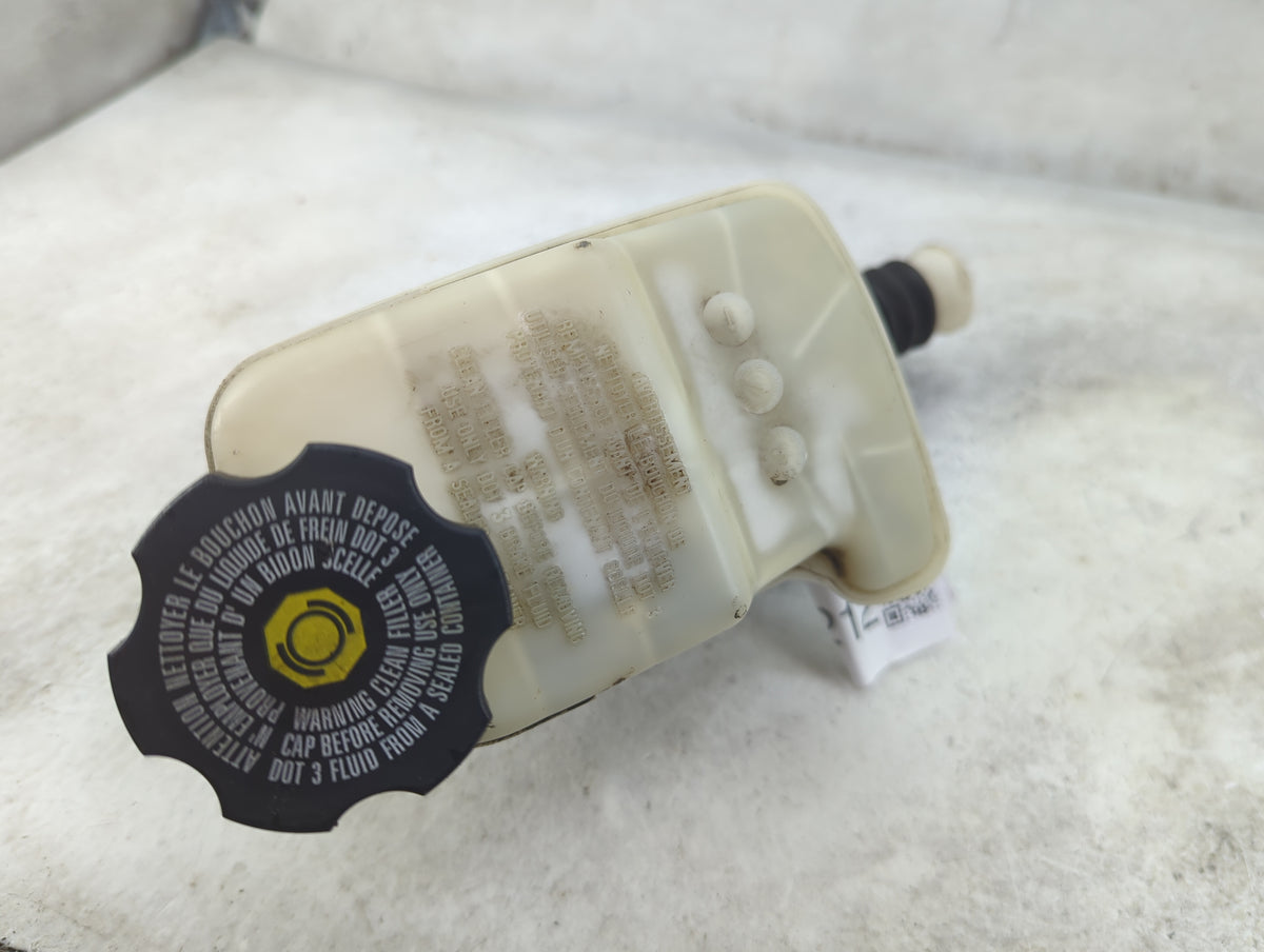 2010-2016 Cadillac Srx Brake Master Cylinder 1516212 - Oemusedautoparts1.com