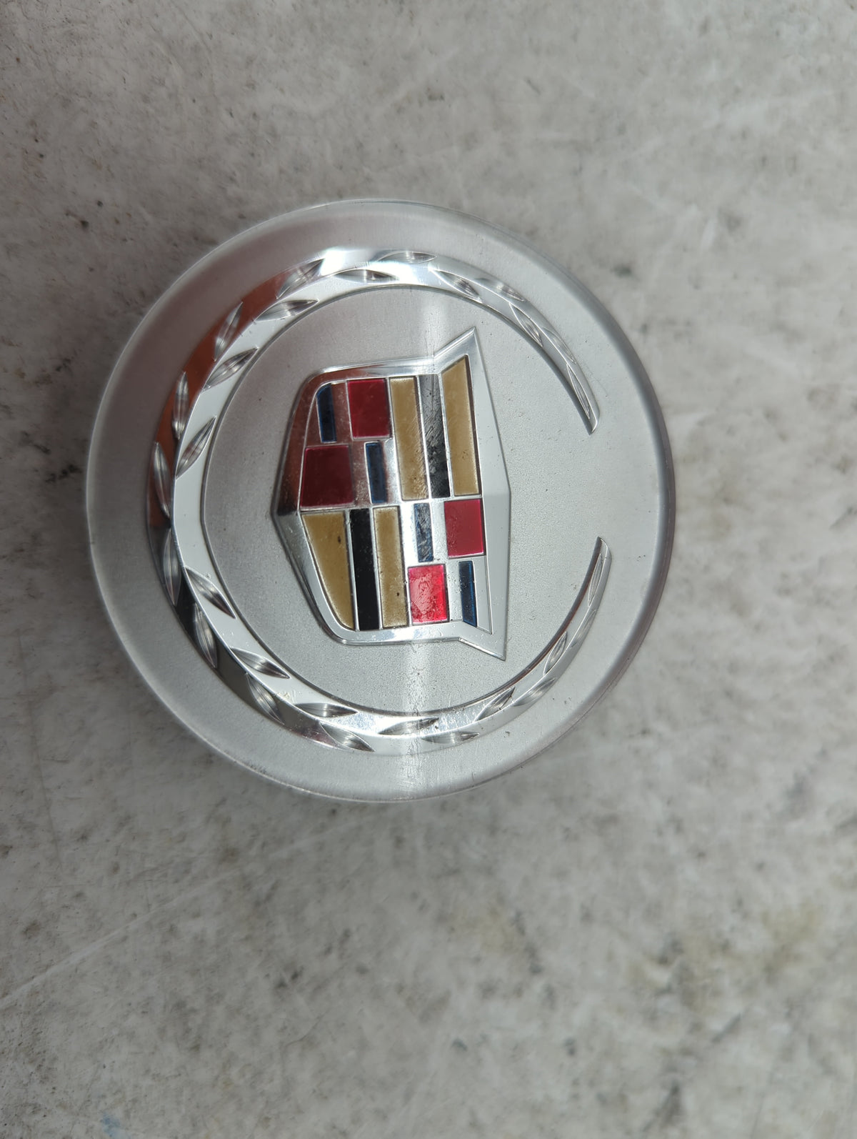 2010 Cadillac Srx Center Cap Oem Silver - Oemusedautoparts1.com