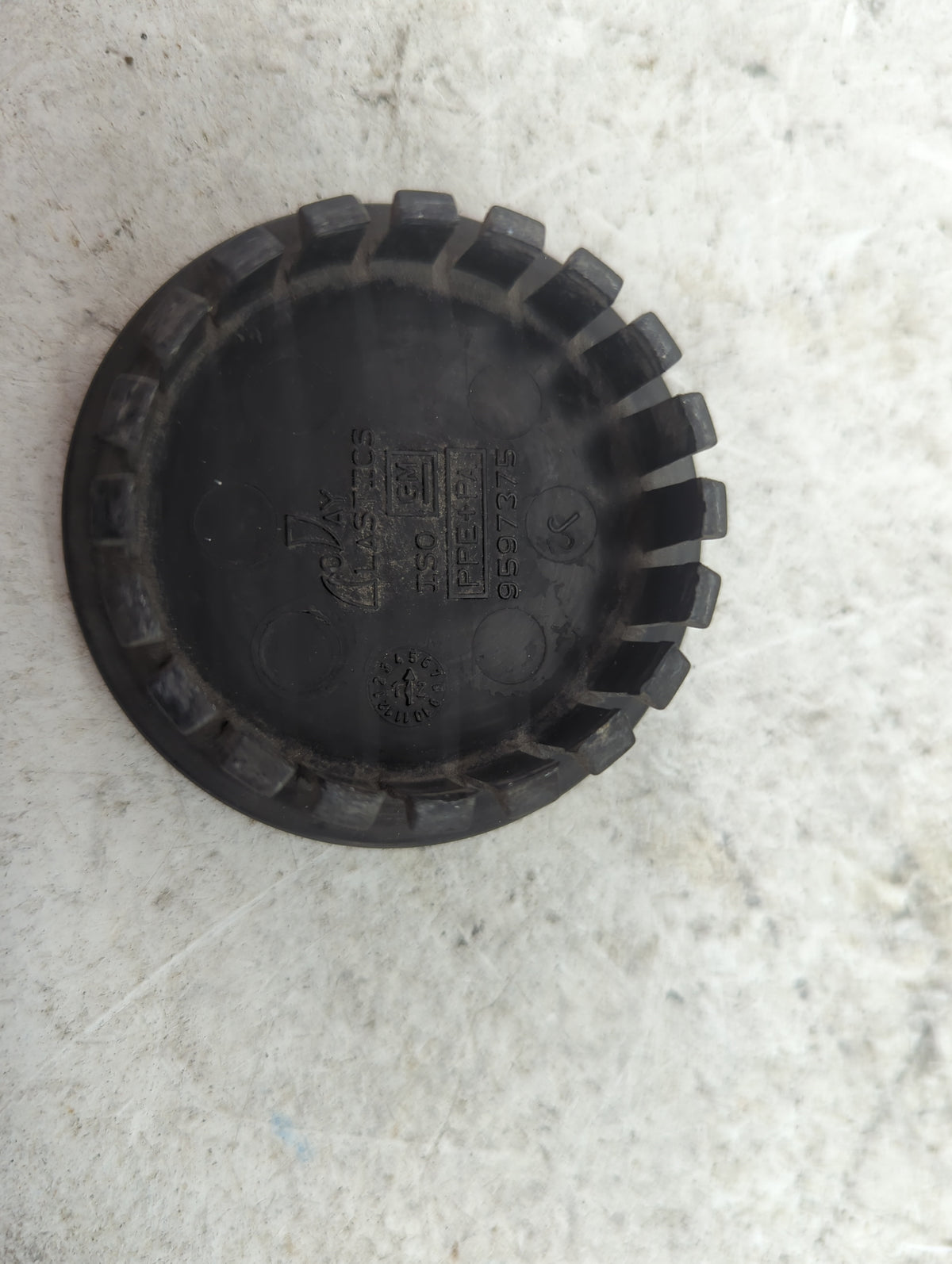 2010 Cadillac Srx Center Cap Oem Silver - Oemusedautoparts1.com