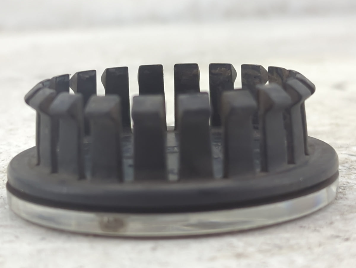 2010 Cadillac Srx Center Cap Oem Silver - Oemusedautoparts1.com