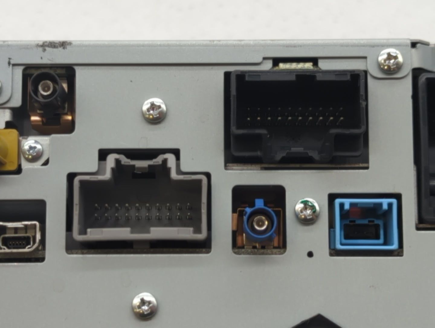 2010-2010 Cadillac Srx Am Fm Cd Player Radio Receiver - Oemusedautoparts1.com