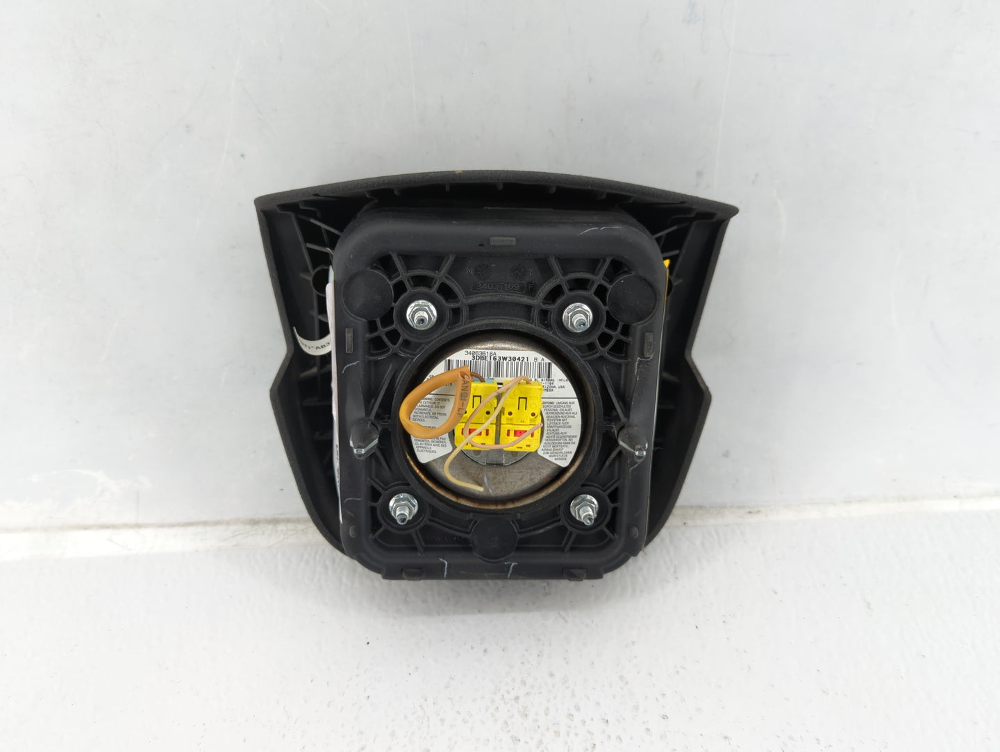 2010 Cadillac Srx Air Bag Driver Left Steering Wheel Mounted P/N:34063618A 3DBE163W30421 Fits OEM Used Auto Parts - Oemuseda