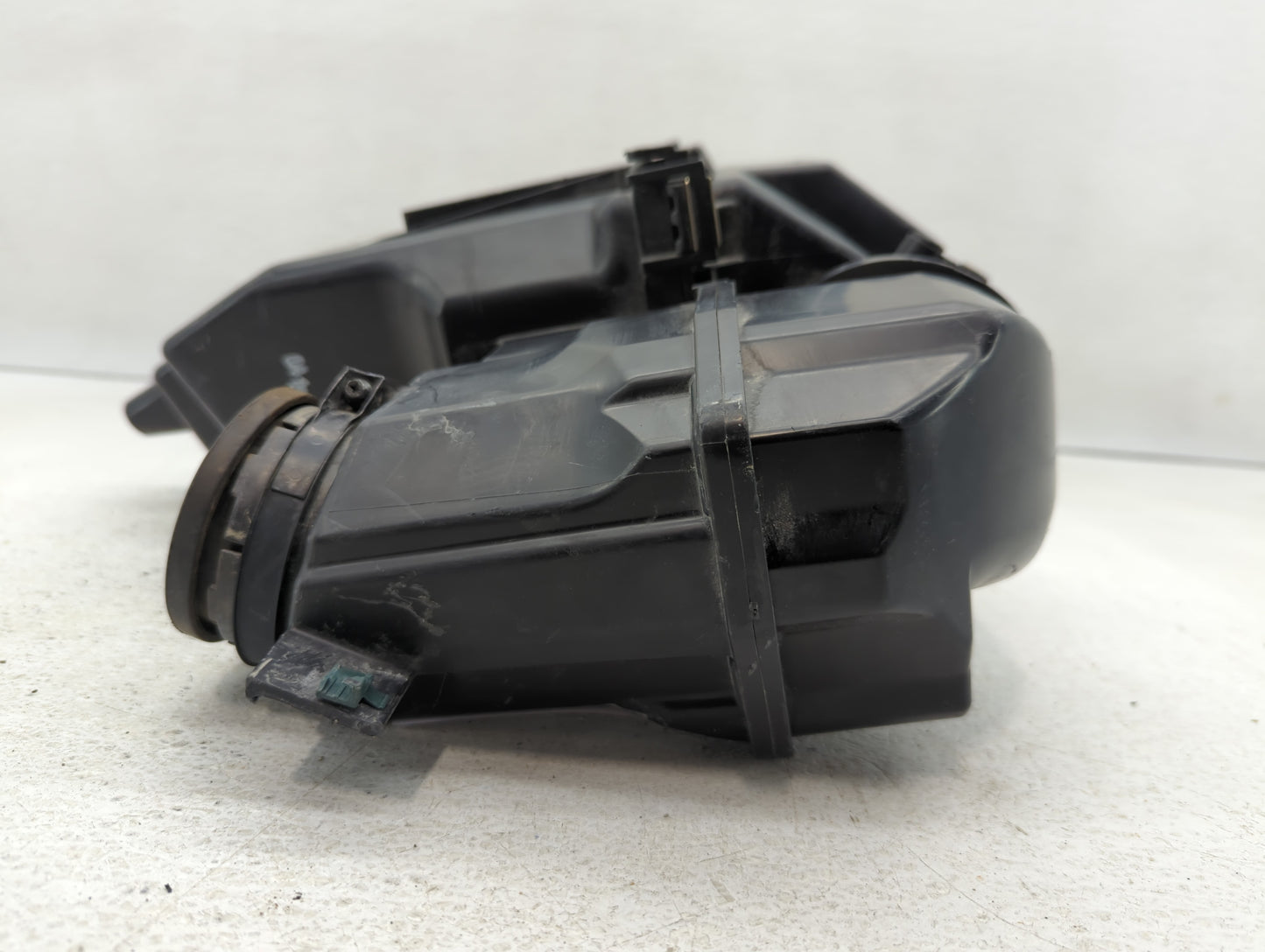 2010-2011 Cadillac Srx Air Cleaner Intake-duct Hose Tube - Oemusedautoparts1.com