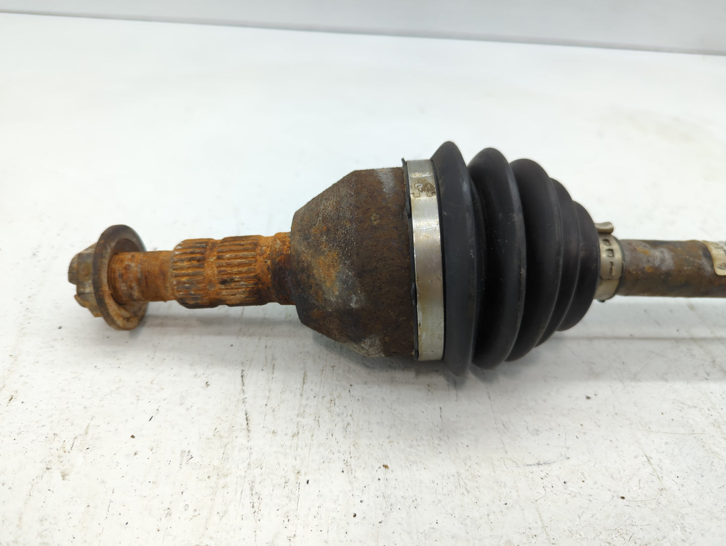 2010-2011 Cadillac Srx Axle Shaft Front Driver Cv C/v - Oemusedautoparts1.com