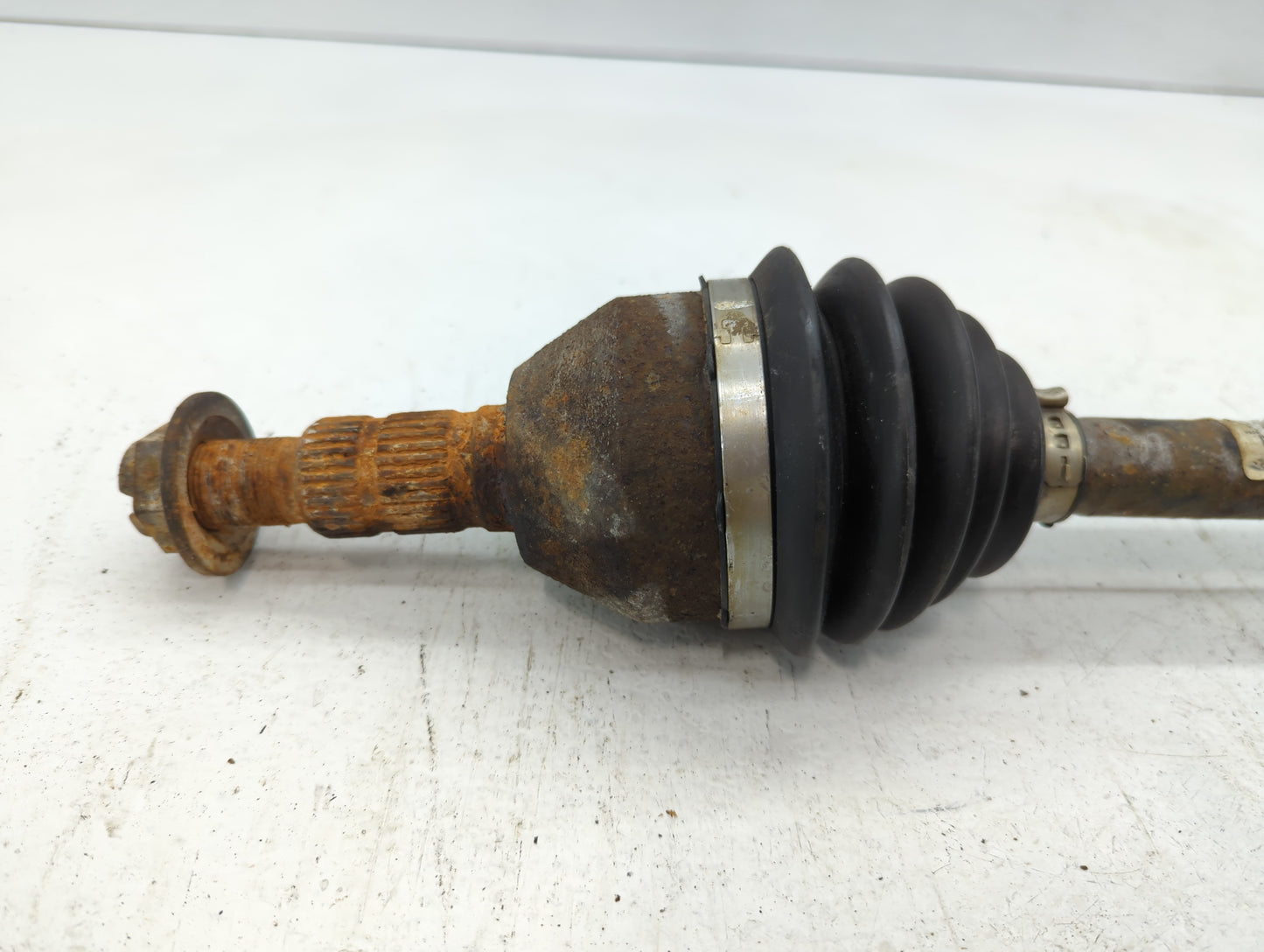 2010-2011 Cadillac Srx Axle Shaft Front Driver Cv C/v - Oemusedautoparts1.com