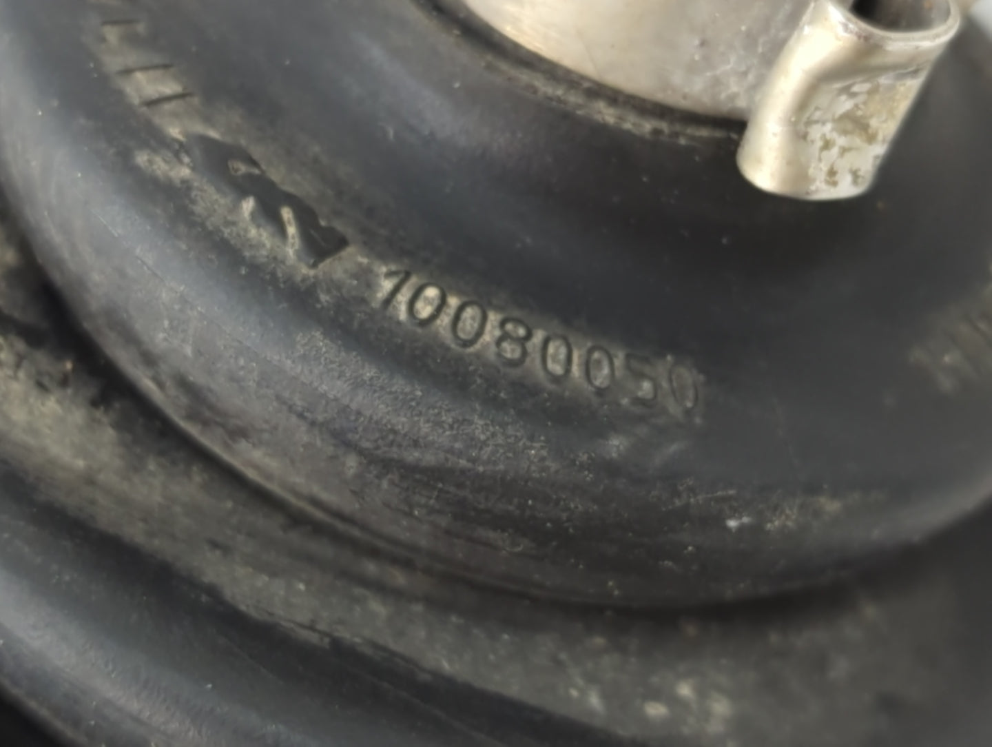 2010-2011 Cadillac Srx Axle Shaft Front Driver Cv C/v - Oemusedautoparts1.com
