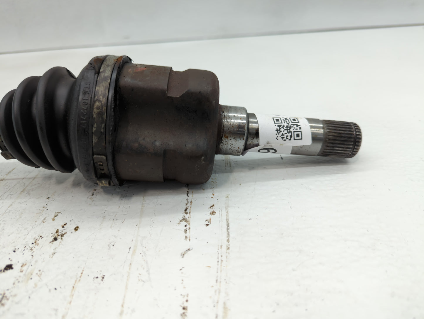 2010-2011 Cadillac Srx Axle Shaft Front Passenger Cv C/v - Oemusedautoparts1.com